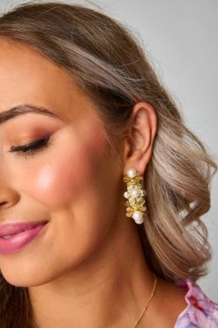 Daisy Pearl Hoop Earring - Gold