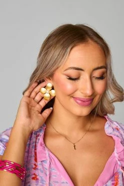 Maggie Pearl Stud Earring - Gold -US Skirt Sales Store 0D5A0169