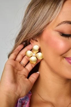 Maggie Pearl Stud Earring - Gold