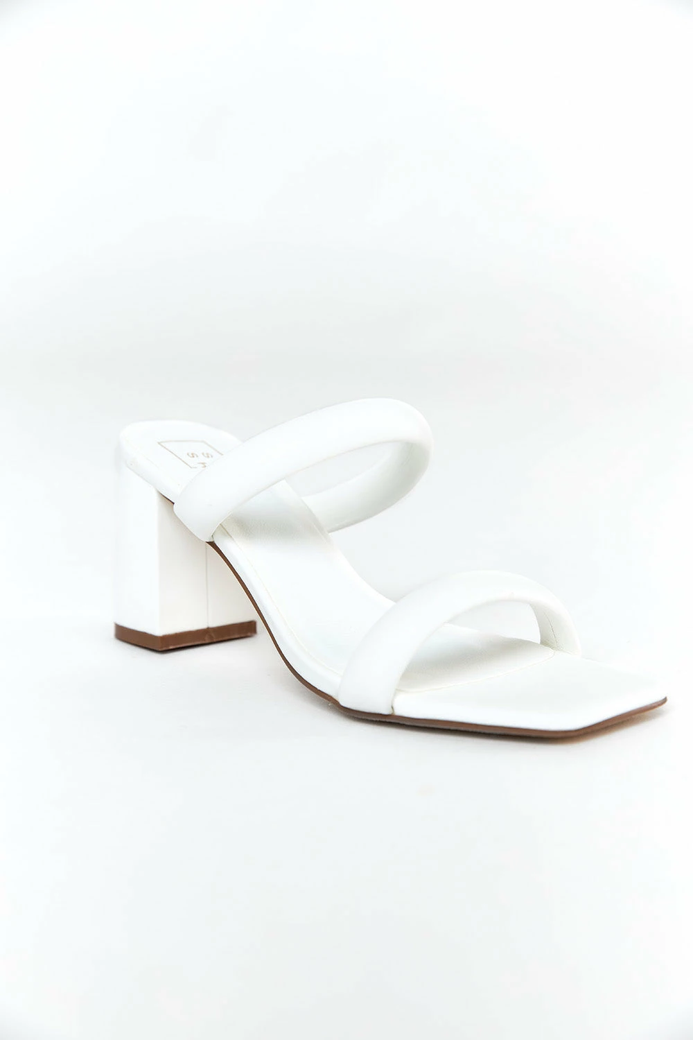 Farah Heels - White 3 Farah Heels - White