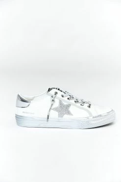 Alive Sneaker - White
