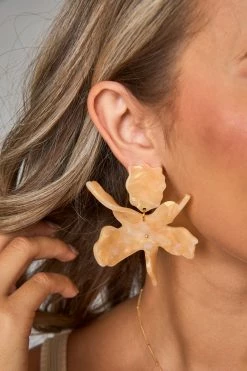 Fawna Statement Earrings - Creamy Shell