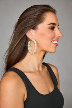 Macy Pearl Hoop Earrings - White -US Skirt Sales Store 0D5A7384