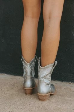 Zahara Western Boot - Silver 9 Zahara Western Boot - Silver -US Skirt Sales Store 0D5A7732