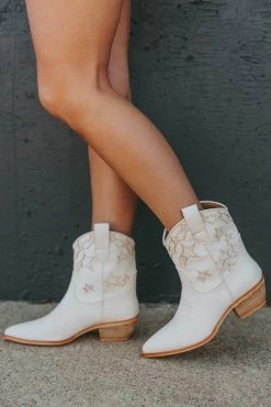 Valencia Star Western Boot - Cream