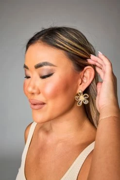 Sonja Flower Earring - Gold -US Skirt Sales Store 0D5A8504