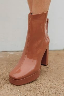 Madden Girl Autum Patent Platform Boot - Tan 8 Madden Girl Autum Patent Platform Boot - Tan -US Skirt Sales Store 0D5A8979