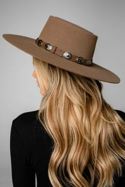 CHARLIE 1 HORSE High Desert Hat - Pecan -US Skirt Sales Store 2Q6A3192 fcd2c7fc 08cb 4648 beb6 6da48a87e69d