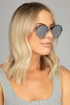 BuddyLove Farrah Round Metal Sunglasses - Blue 17 BuddyLove Farrah Round Metal Sunglasses - Blue -US Skirt Sales Store 2Q6A6338
