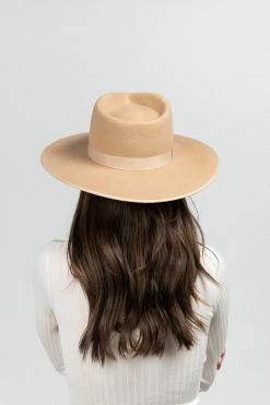 Rancher Hat - Caramel -US Skirt Sales Store BuddyLove Product Shoot1 Hats Retouched WebSize 3